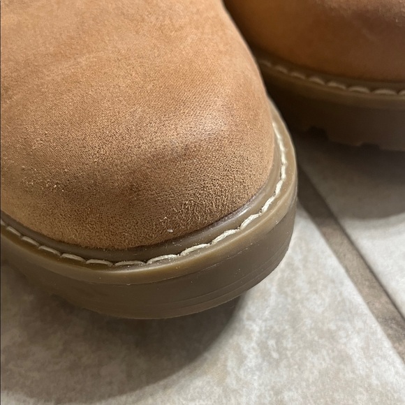 Tan Lace-up Boots (and zipper on inner sides) - Picture 7 of 8